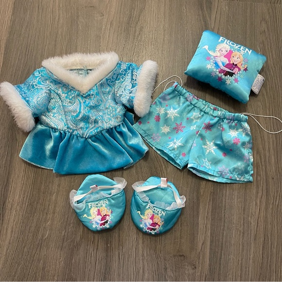 BUILD A BEAR Disney Frozen Elsa Clothing and Ice Skating Outfit for Plush Toys - Picture 2 of 8
